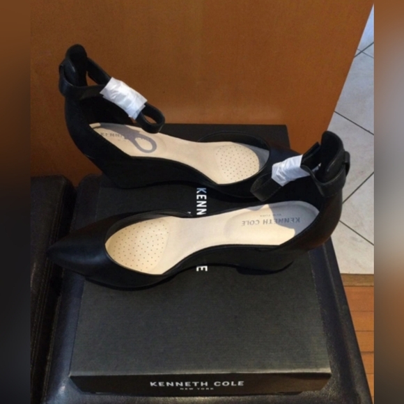 Kenneth Cole Ellis Ankle Strap D’Orsay Wedge Pump Size: 9.5 MED - Picture 5 of 8